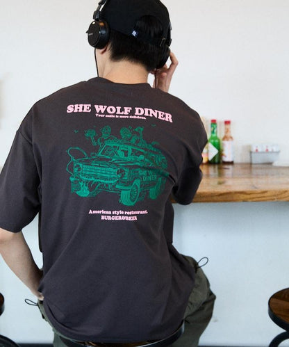 SHE WOLF DINER×FREAK'S STORE シーウルフダイナー 抗菌防臭 吸水速幹 寬鬆廓形 背部印花 T恤