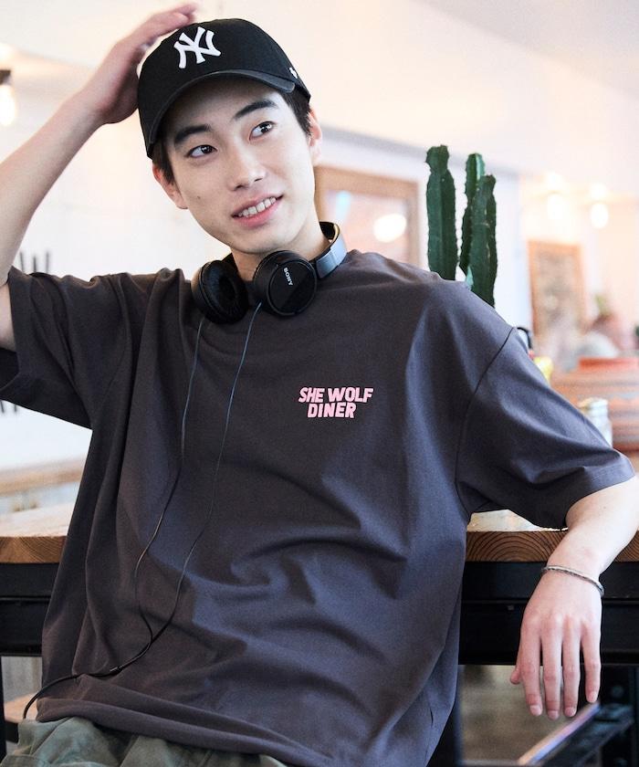 SHE WOLF DINER×FREAK'S STORE シーウルフダイナー 抗菌防臭 吸水速幹 寬鬆廓形 背部印花 T恤