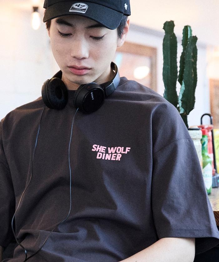 SHE WOLF DINER×FREAK'S STORE シーウルフダイナー 抗菌防臭 吸水速幹 寬鬆廓形 背部印花 T恤