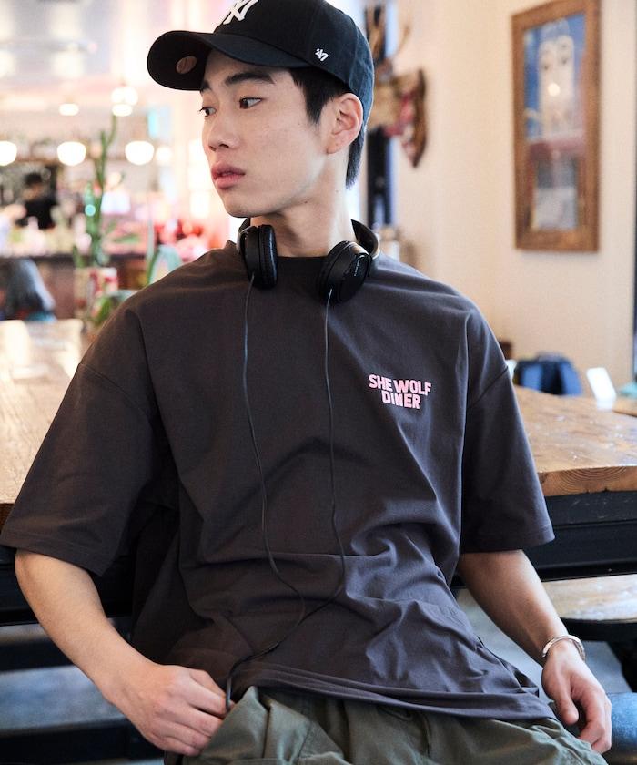 SHE WOLF DINER×FREAK'S STORE シーウルフダイナー 抗菌防臭 吸水速幹 寬鬆廓形 背部印花 T恤