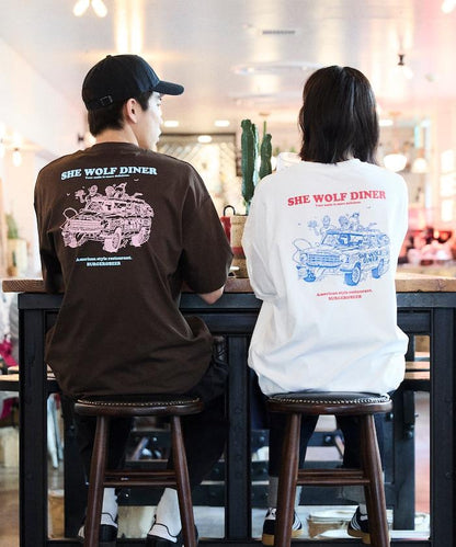 SHE WOLF DINER×FREAK'S STORE シーウルフダイナー 抗菌防臭 吸水速幹 寬鬆廓形 背部印花 T恤