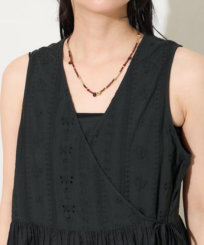 印度薄紗裹身同色刺繡無袖連衣裙