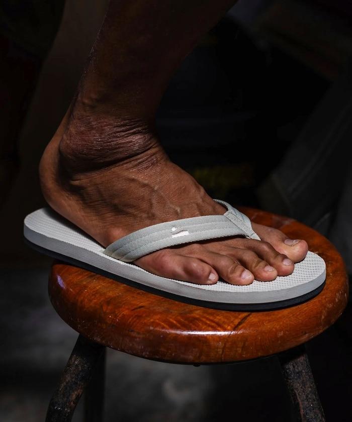 EASY LIVING Flip Flops 人字拖