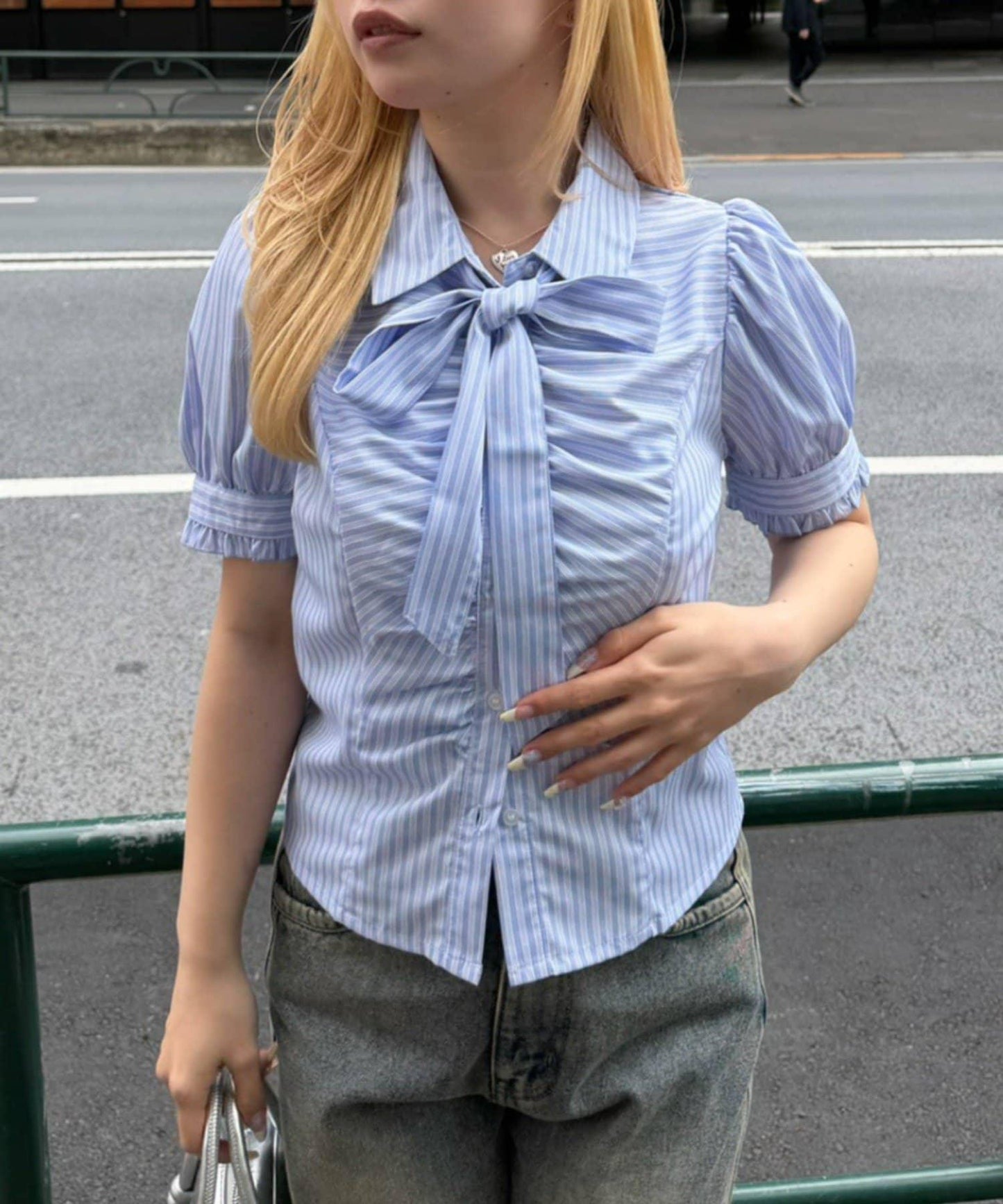 胸部褶皺蝴蝶結設計 女襯衫