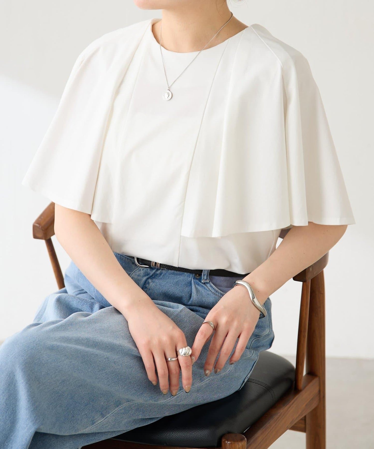 接觸涼感 上臂遮蓋 披肩設計 針織上衣