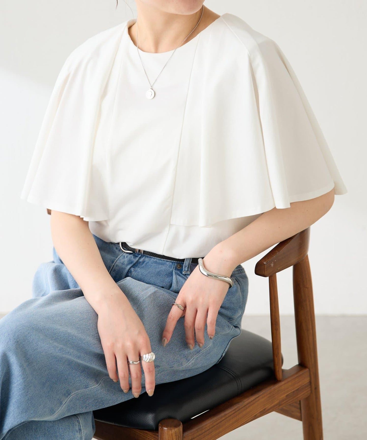 接觸涼感 上臂遮蓋 披肩設計 針織上衣