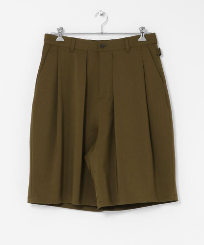 White Mountaineering 8 TUCK WIDE SHORT PANTS