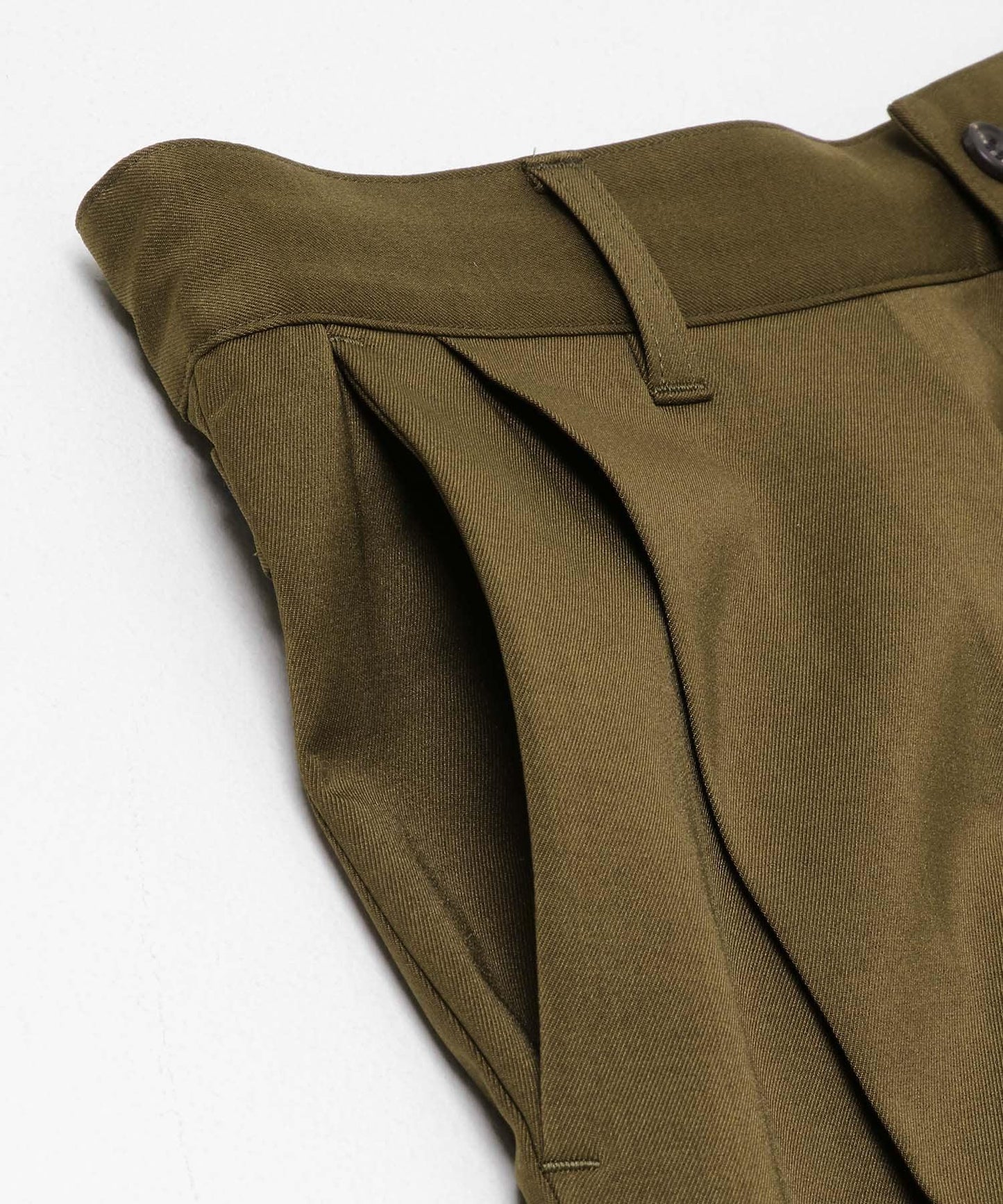 White Mountaineering 8 TUCK WIDE SHORT PANTS