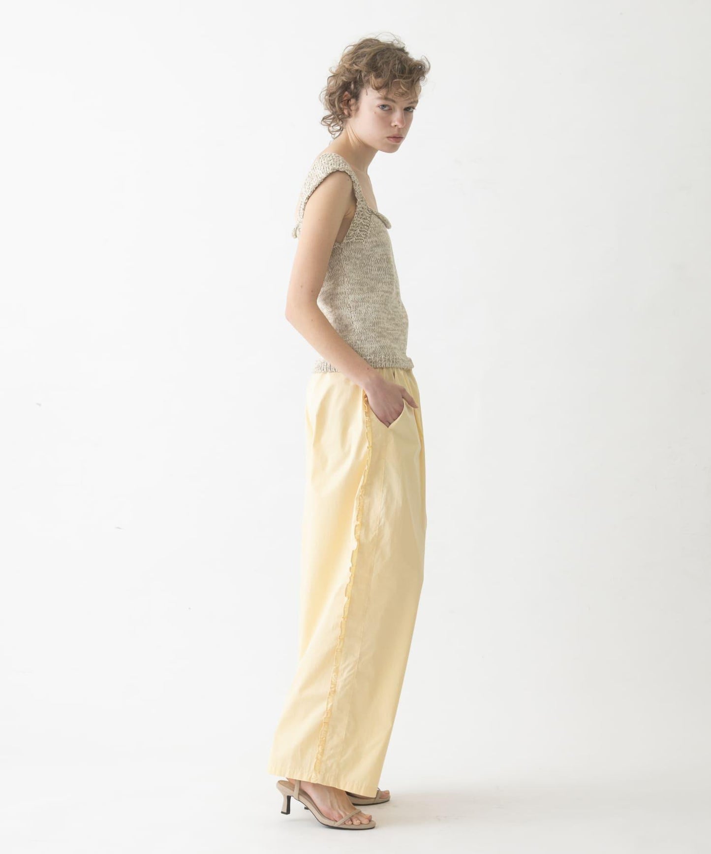 side frill 褲子