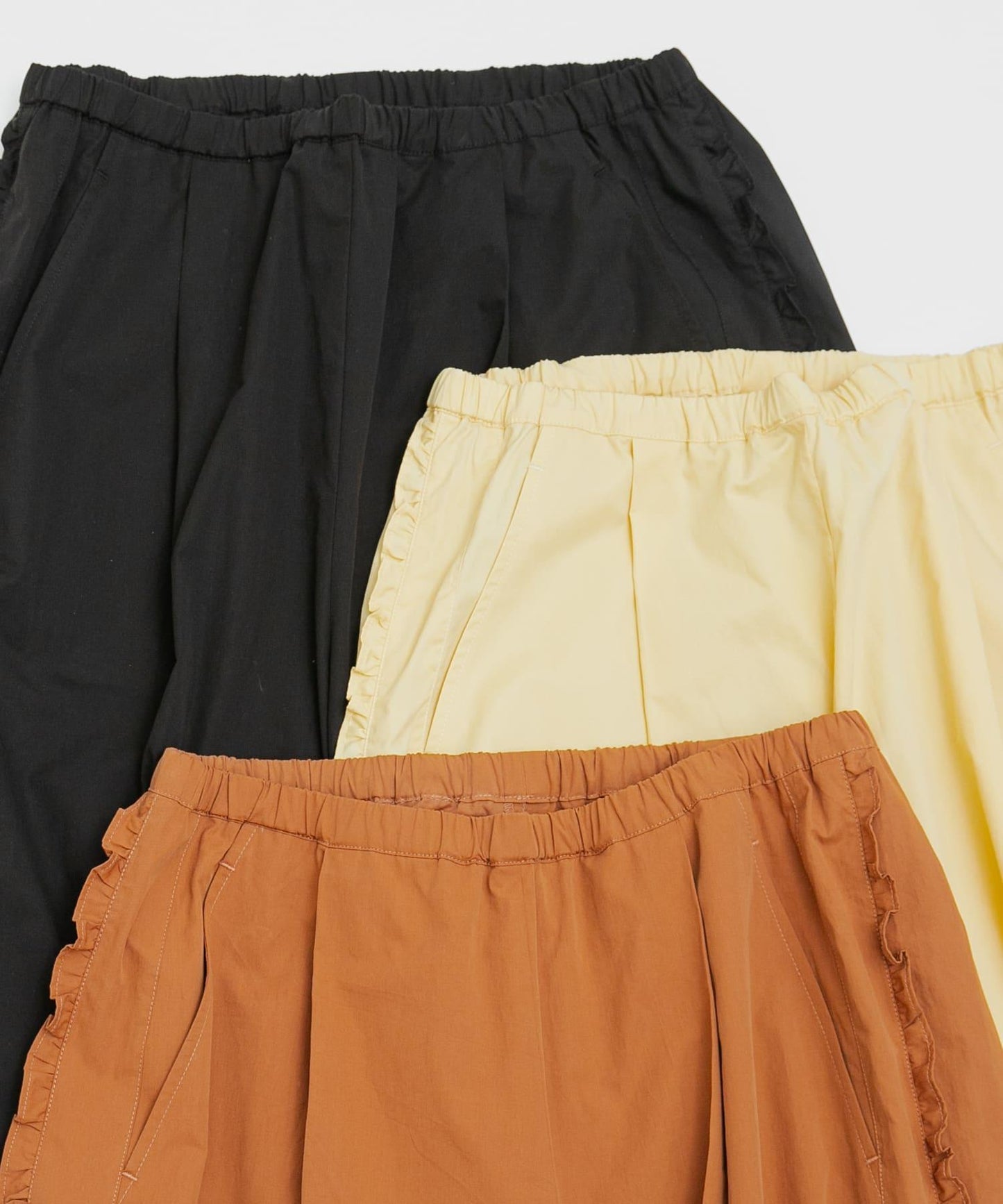 side frill 褲子