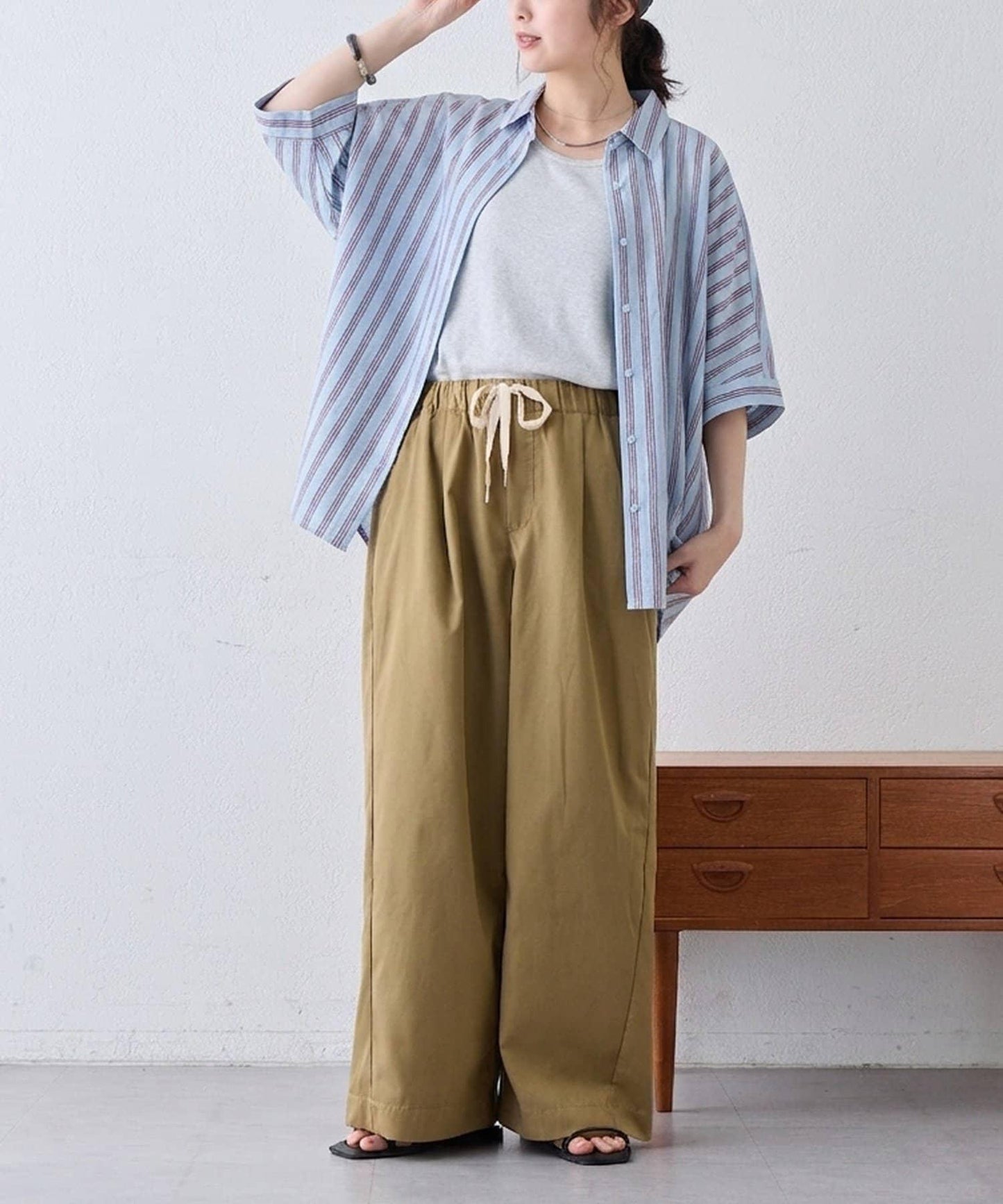 袖部褶皺 下襬蝴蝶結 泡泡版型 棉麻襯衫