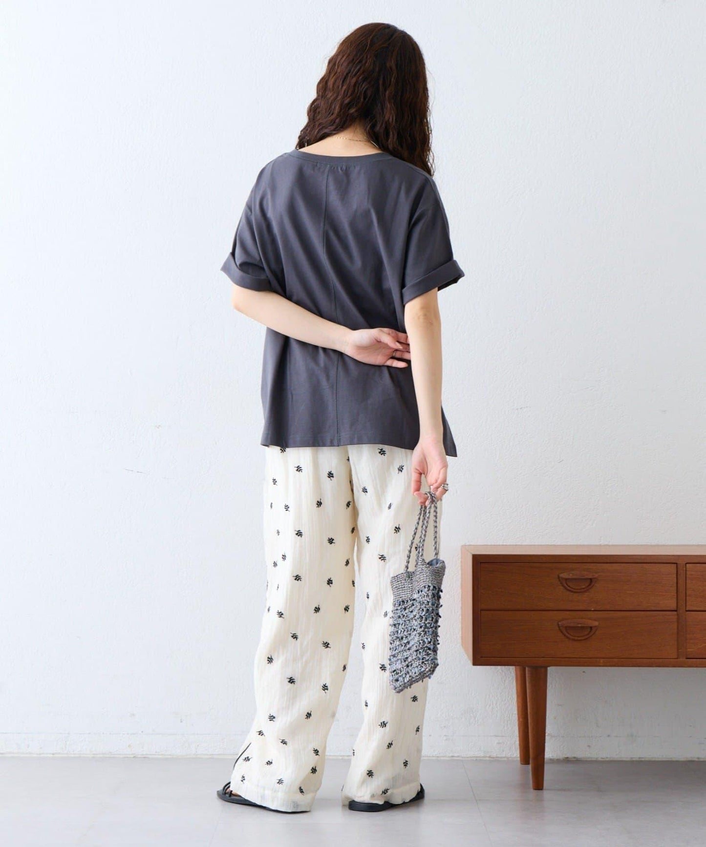 楊柳花卉刺繡休閒褲