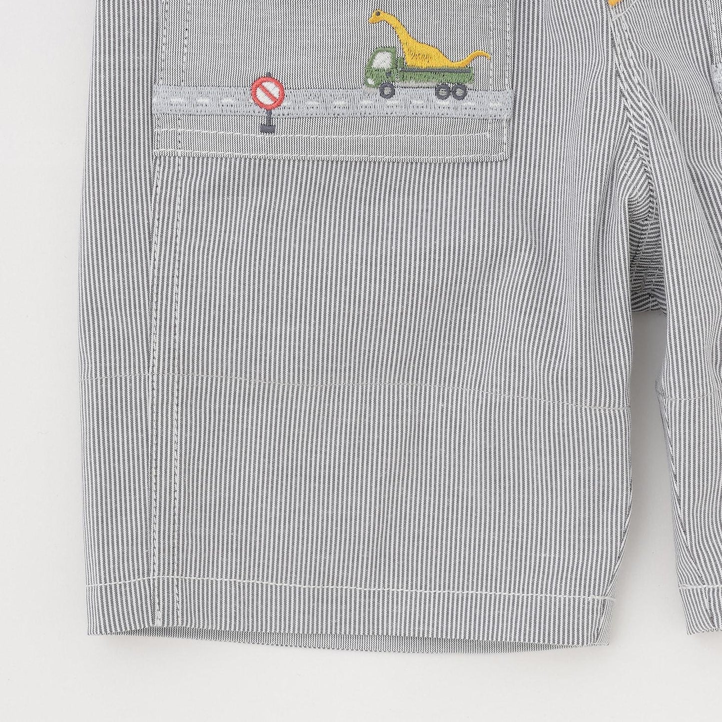 交通工具刺繡 五分丈短褲