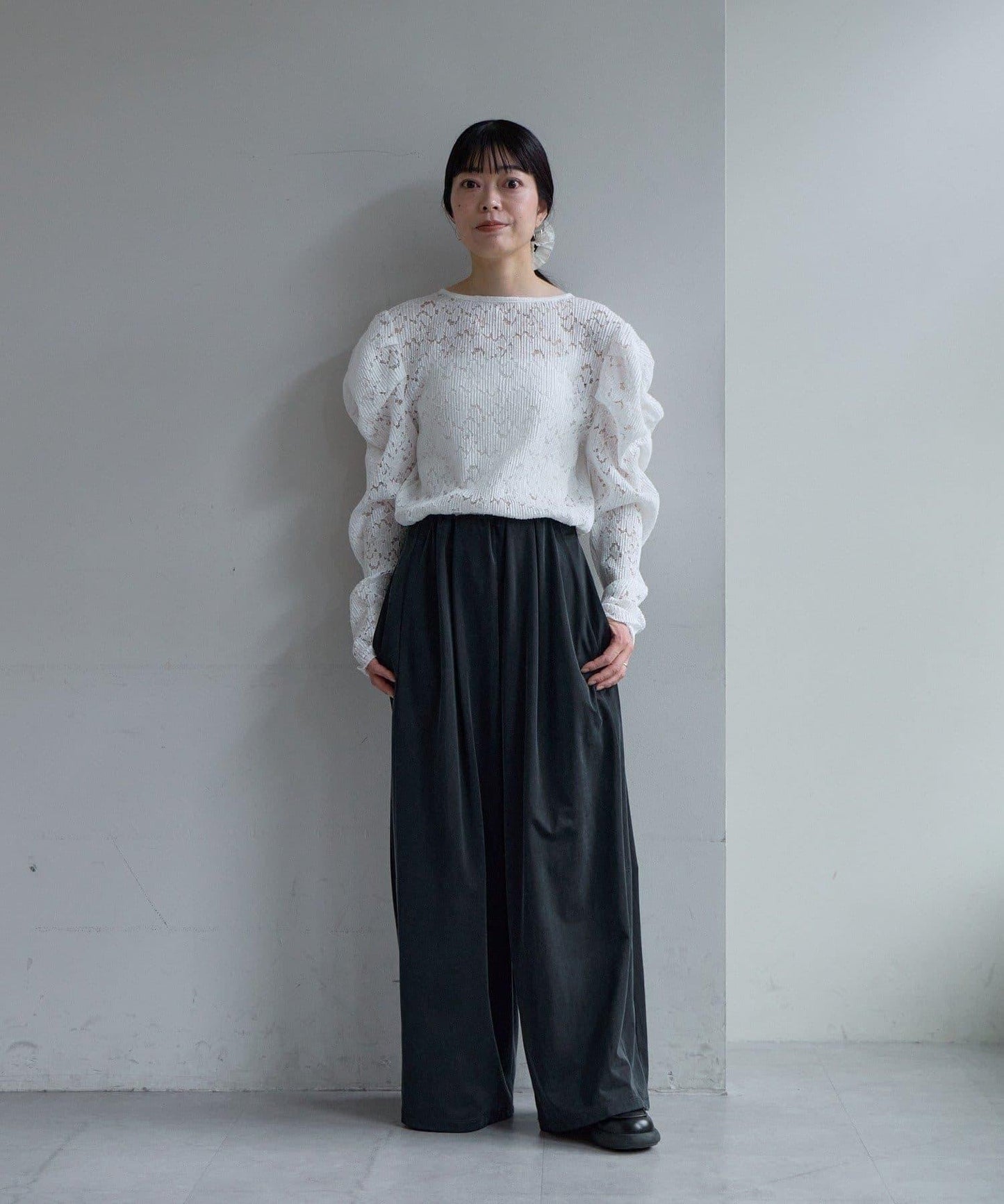 SHENERY Pasterip 泡泡袖蕾絲上衣