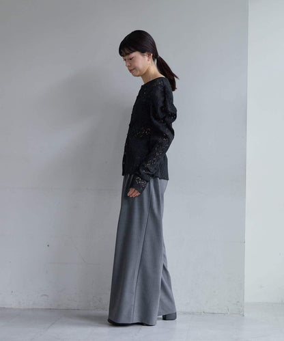 SHENERY Pasterip 泡泡袖蕾絲上衣