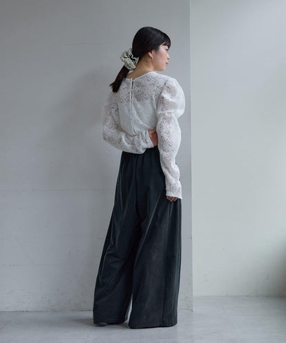 SHENERY Pasterip 泡泡袖蕾絲上衣