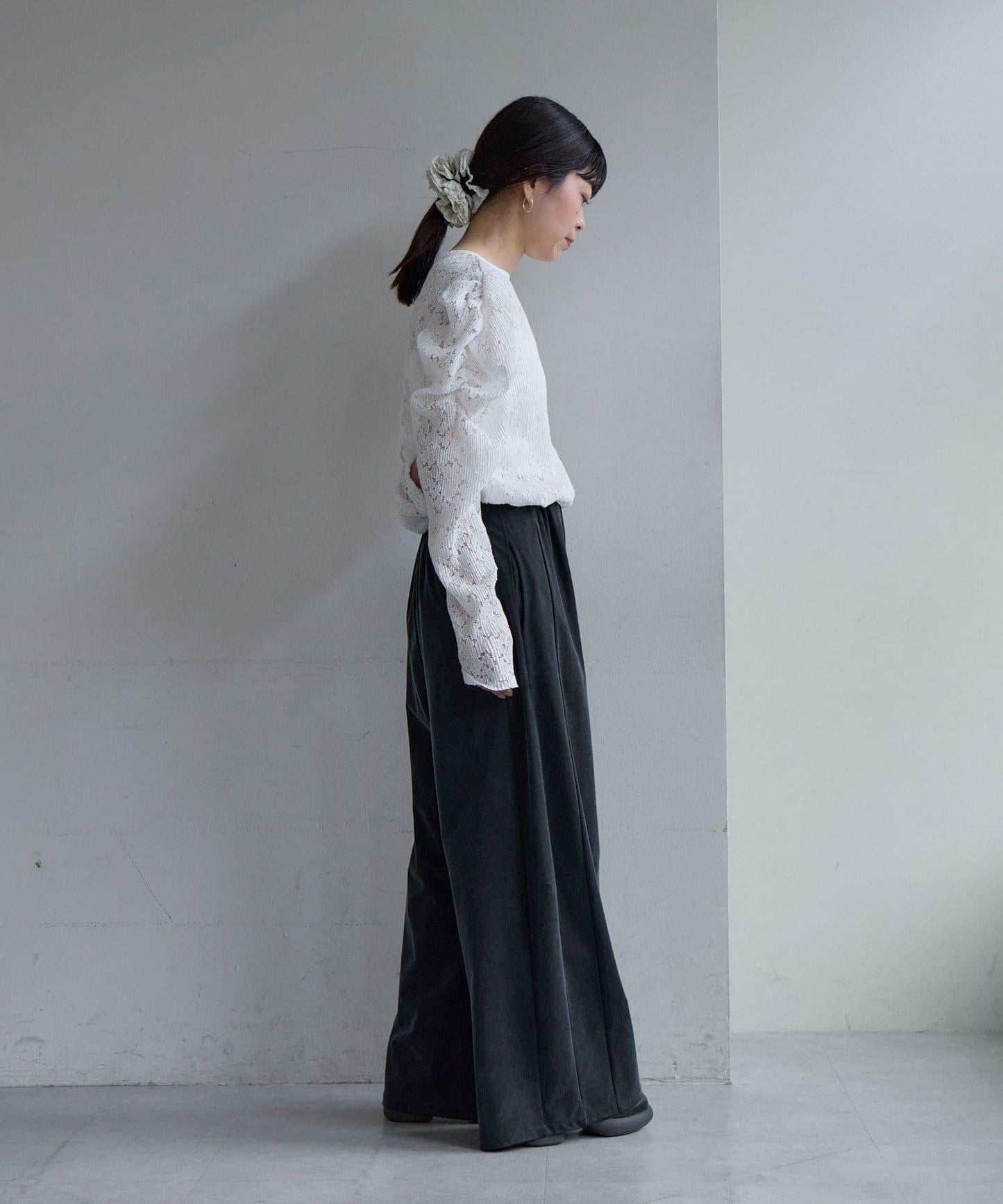 SHENERY Pasterip 泡泡袖蕾絲上衣