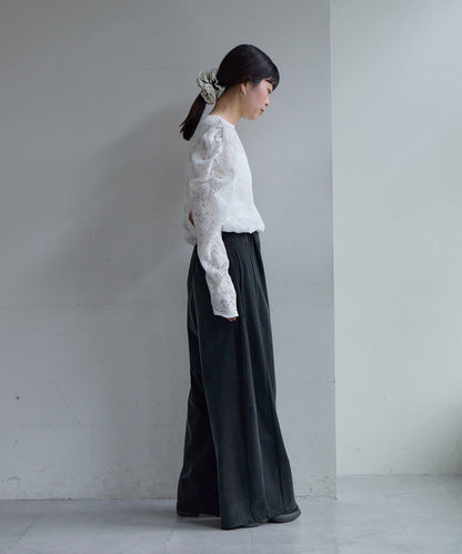 SHENERY Pasterip 泡泡袖蕾絲上衣