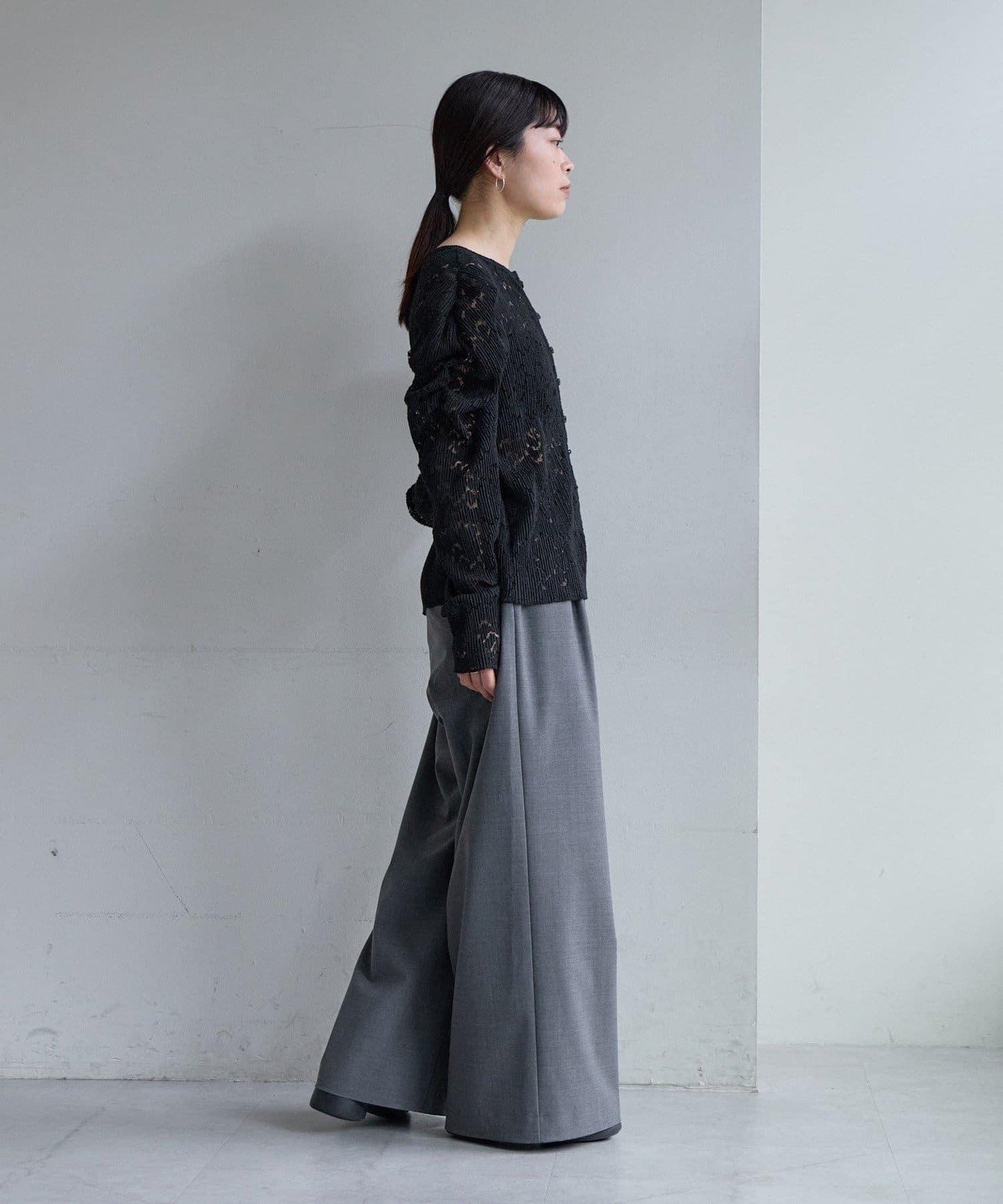 SHENERY Pasterip 泡泡袖蕾絲上衣