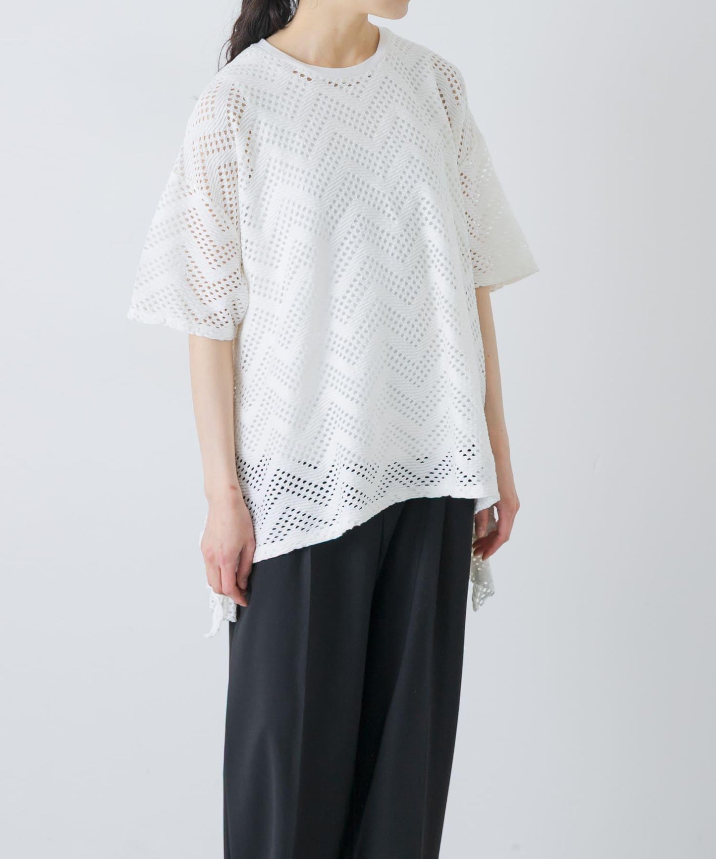 unfil PATTERN MESH RUFFLED 圖案網紗荷葉邊 T恤