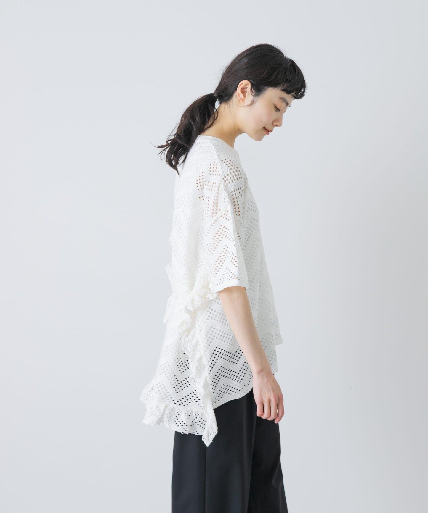 unfil PATTERN MESH RUFFLED 圖案網紗荷葉邊 T恤