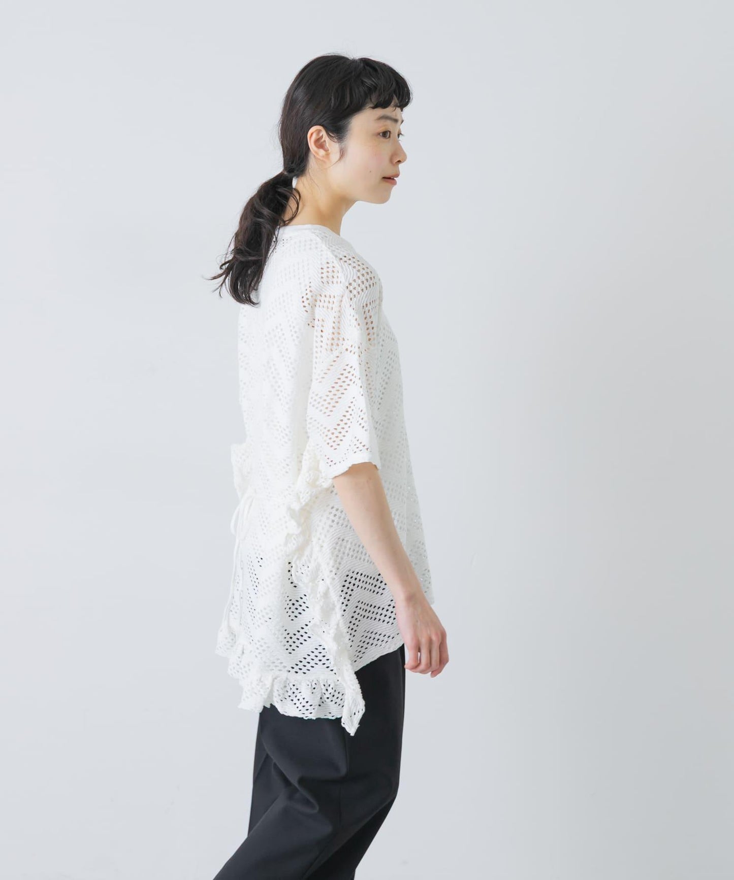unfil PATTERN MESH RUFFLED 圖案網紗荷葉邊 T恤
