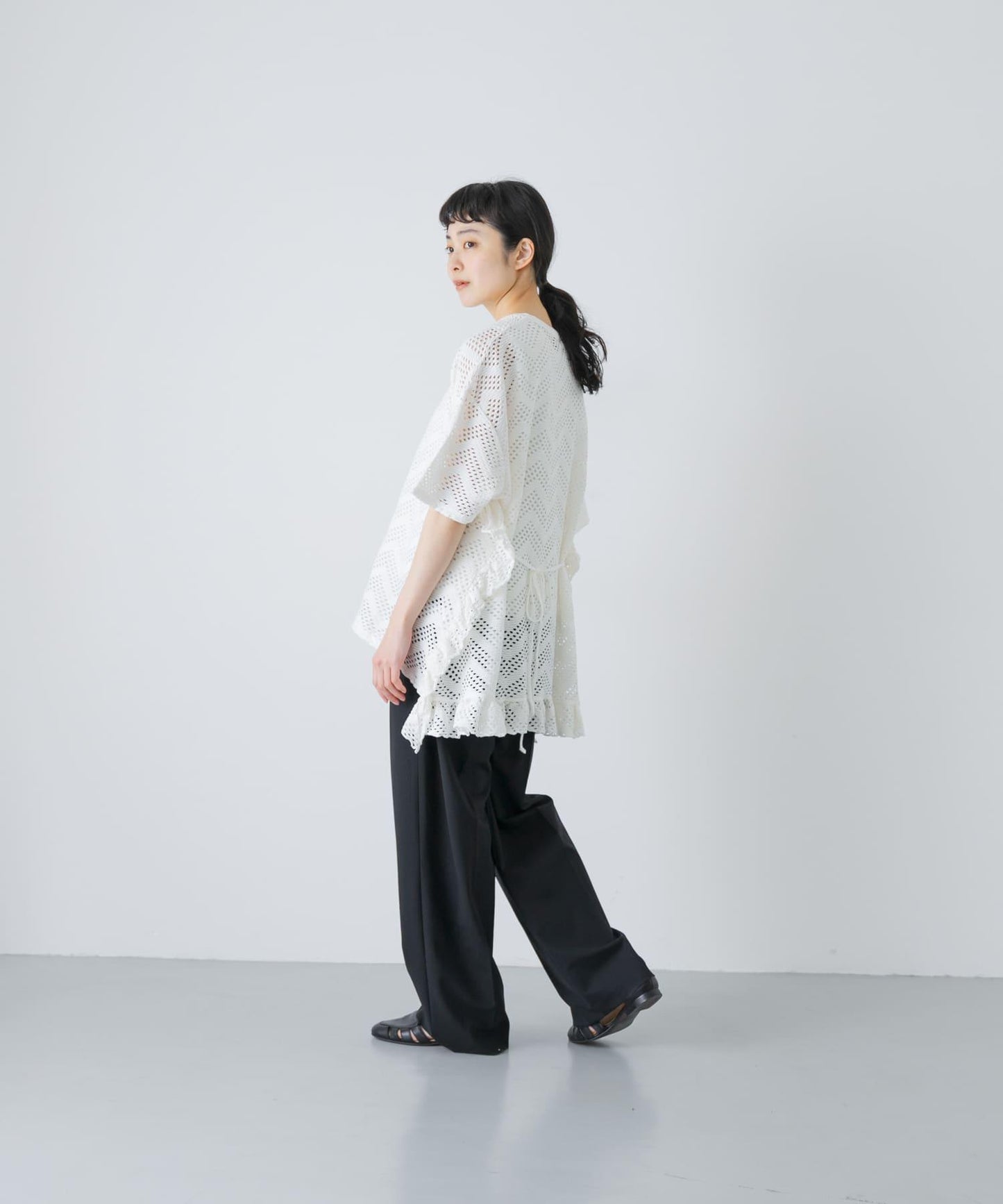 unfil PATTERN MESH RUFFLED 圖案網紗荷葉邊 T恤