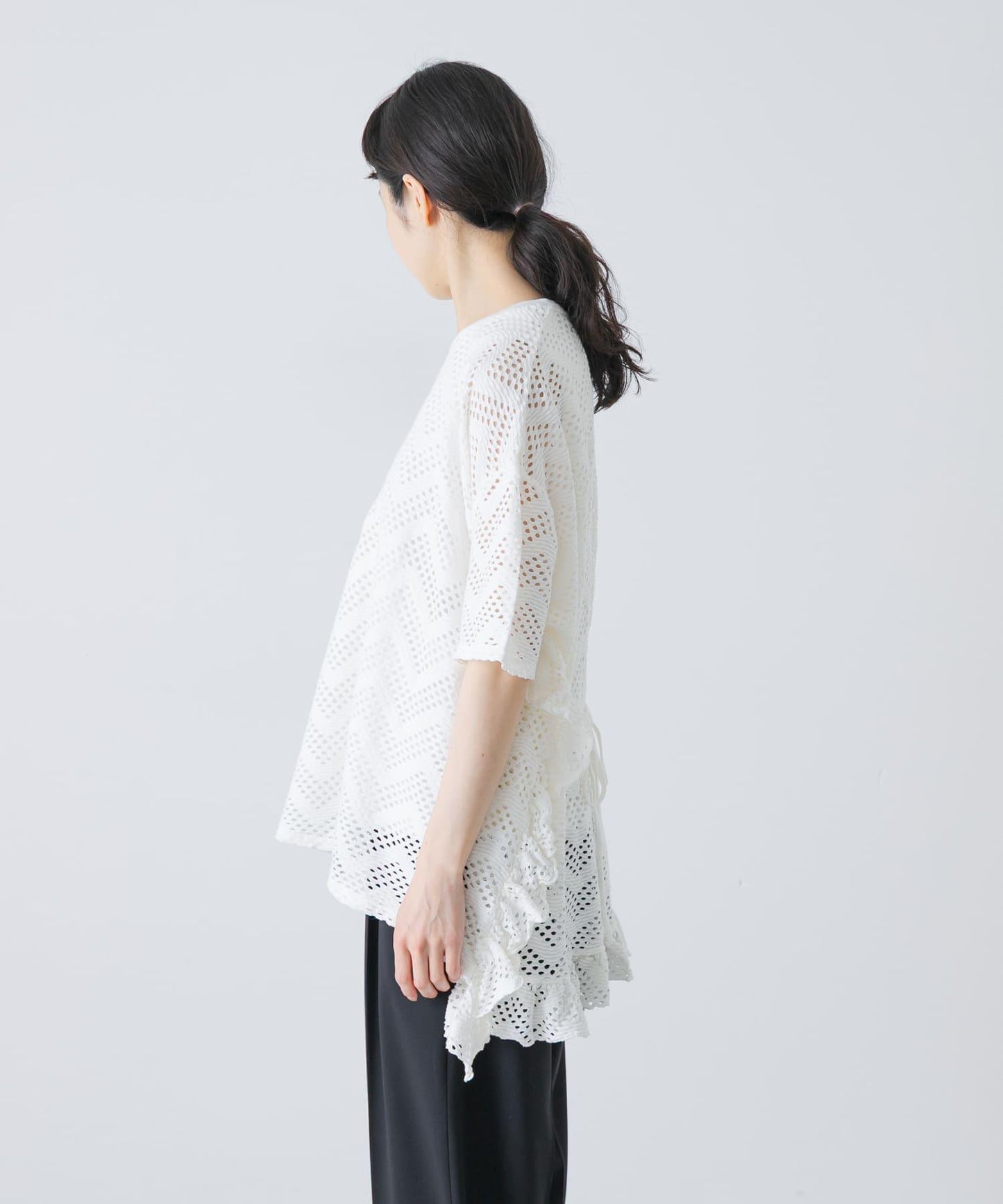 unfil PATTERN MESH RUFFLED 圖案網紗荷葉邊 T恤