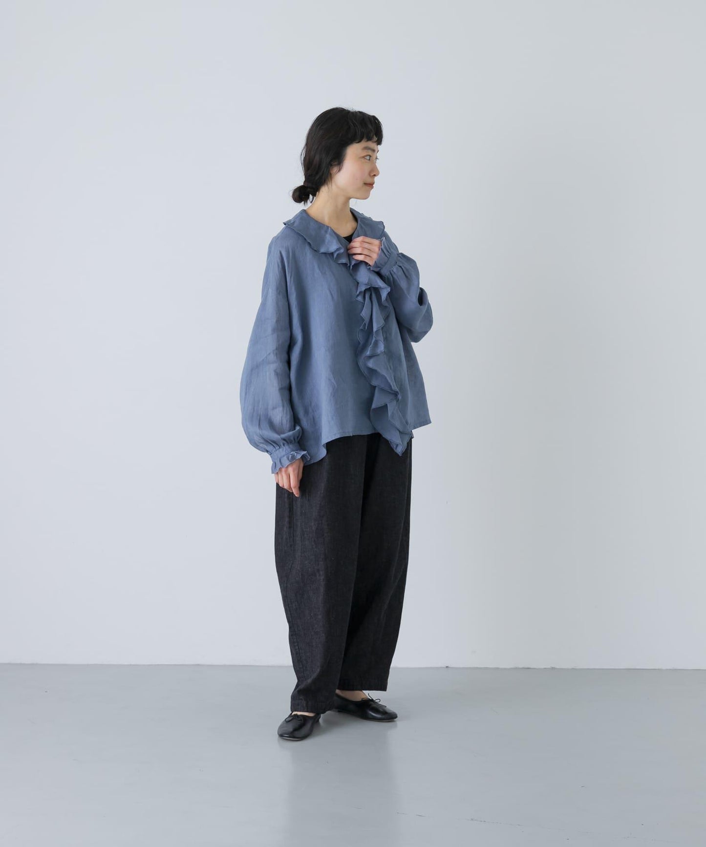 輕薄亞麻 荷葉邊領 襯衫