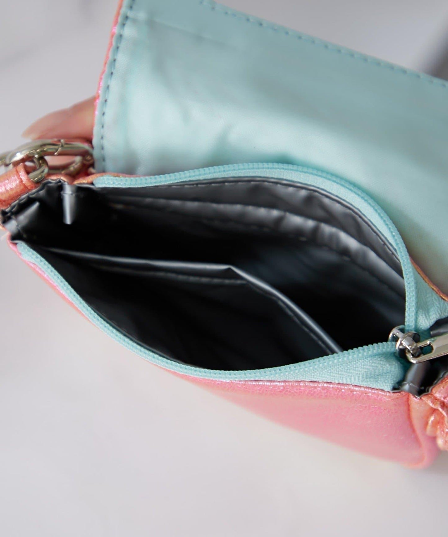 COOL SHIELD Charm Mini Pouch 收納包