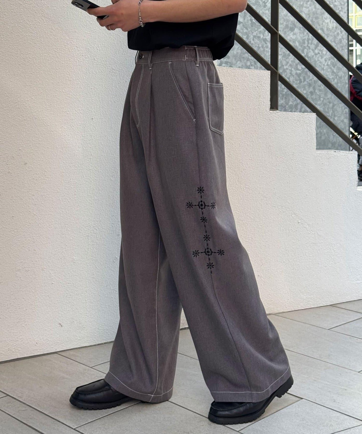 側邊縫線闊腿西裝褲