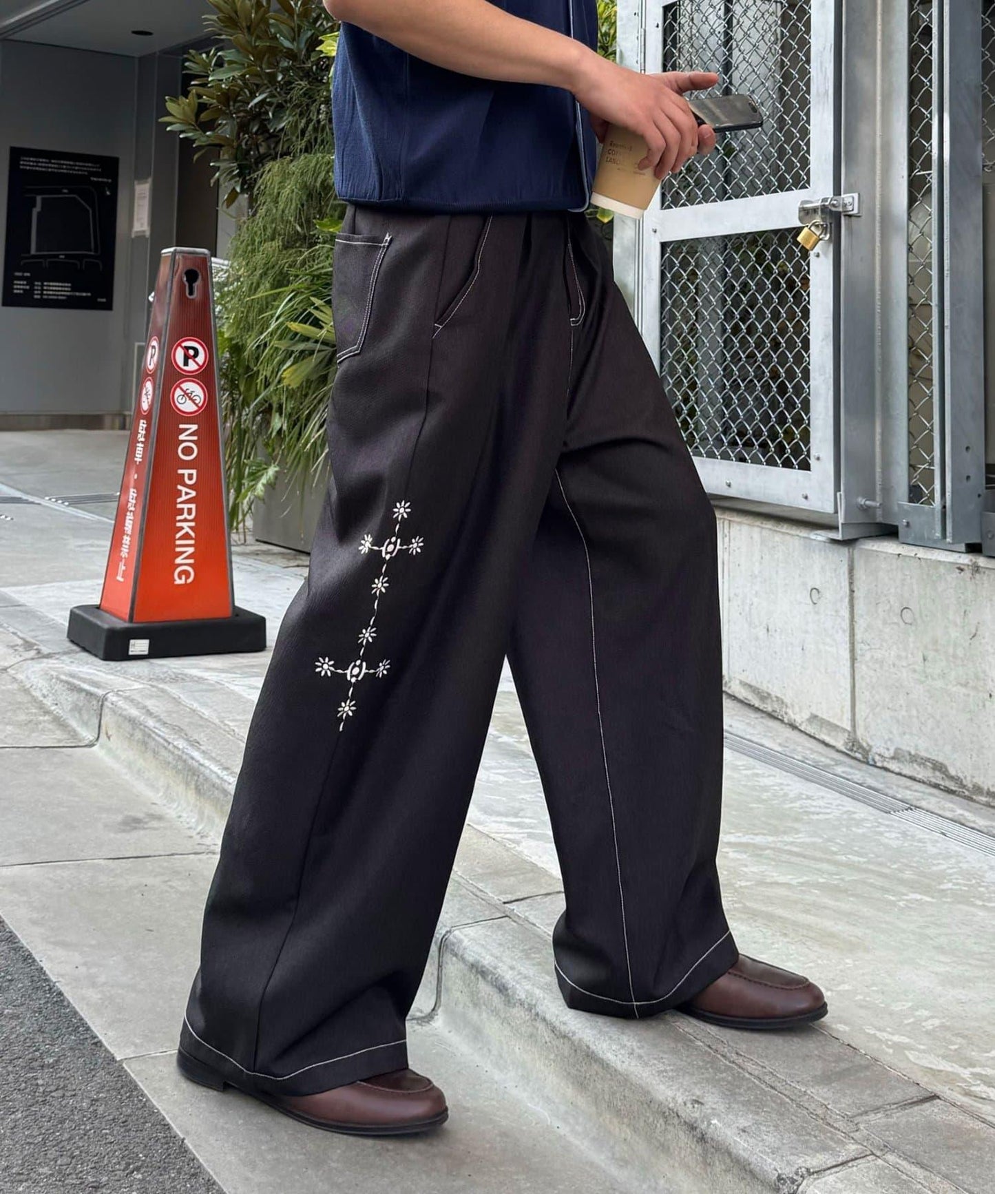 側邊縫線闊腿西裝褲