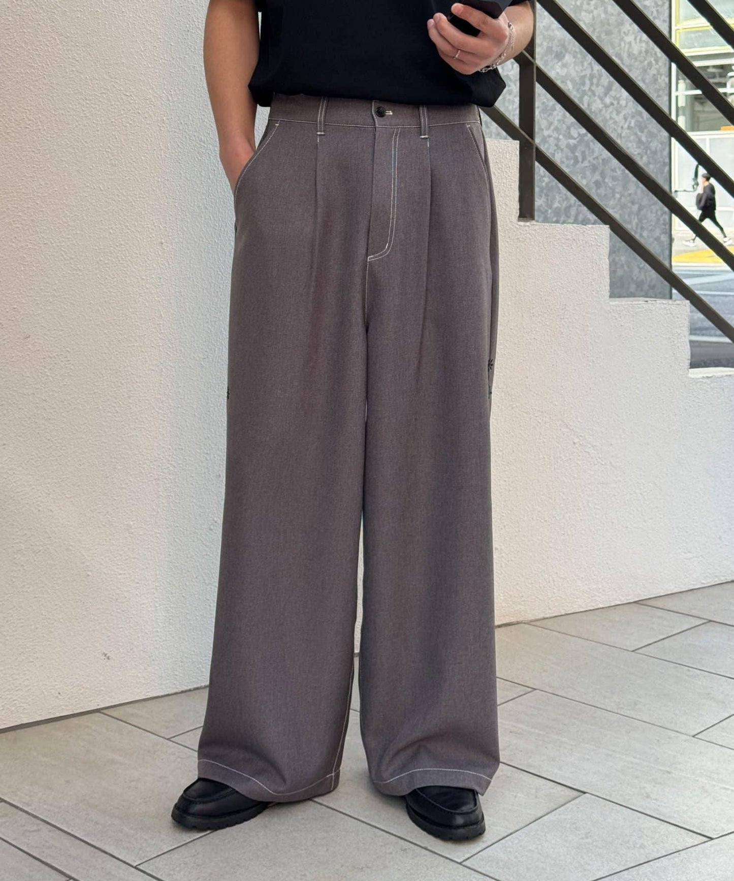 側邊縫線闊腿西裝褲