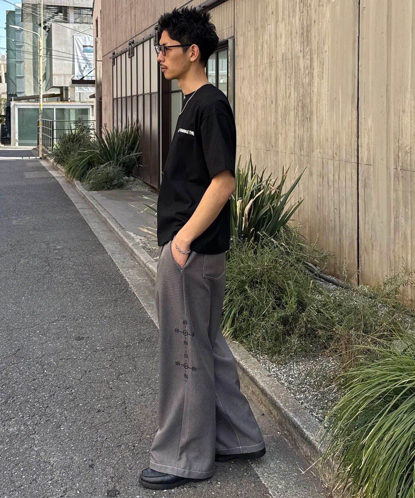 側邊縫線闊腿西裝褲