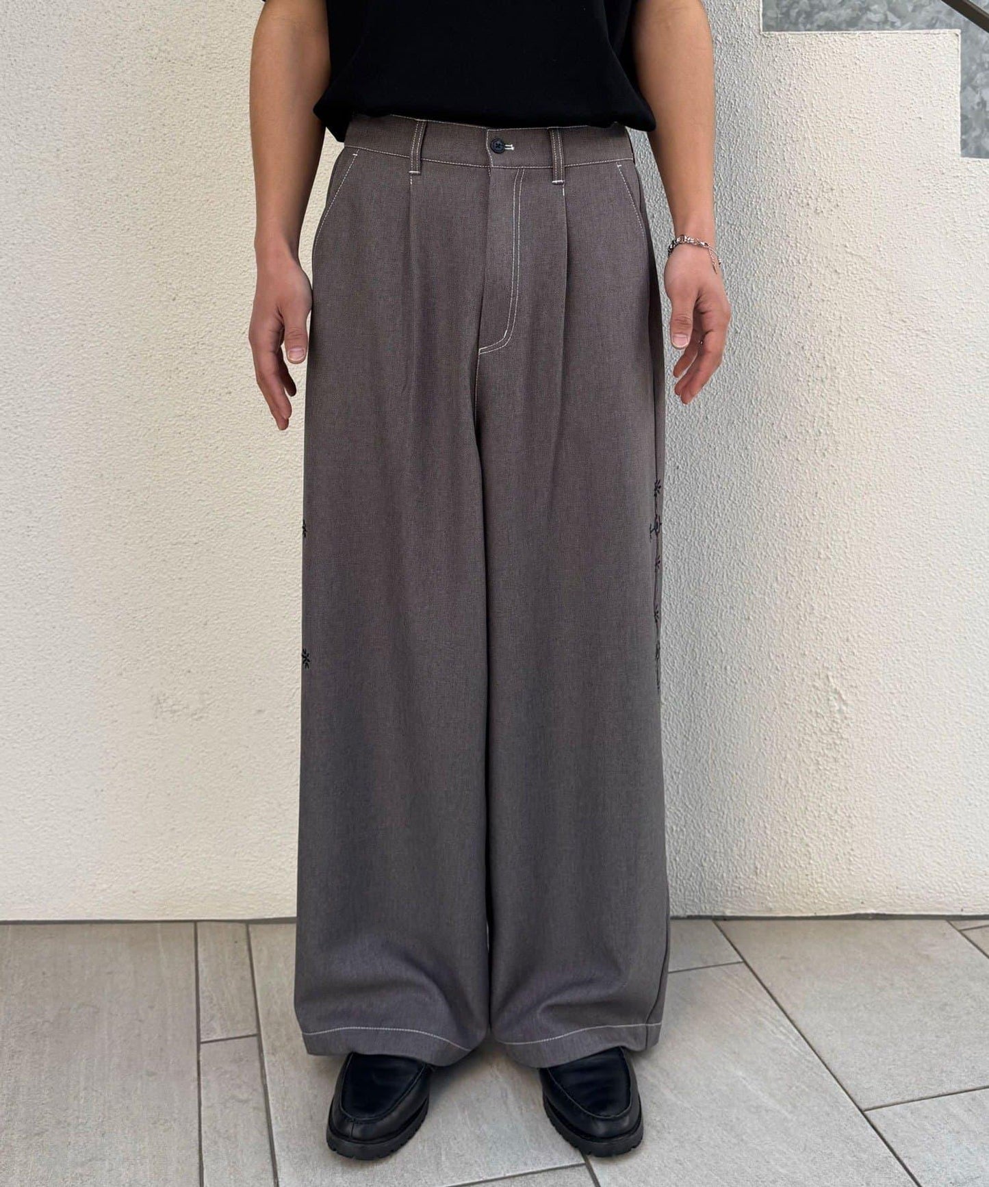 側邊縫線闊腿西裝褲