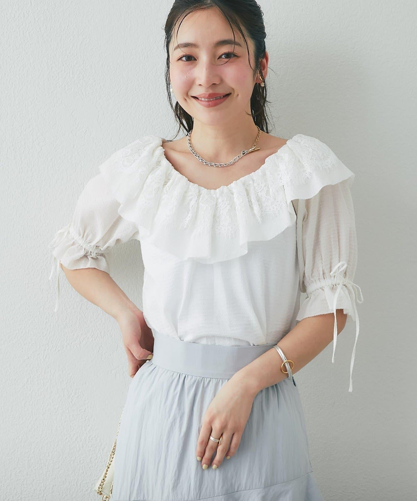 波紋蕾絲領設計襯衫