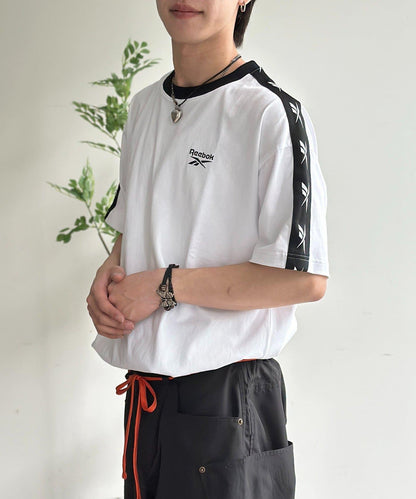 Reebok 肩線設計T恤