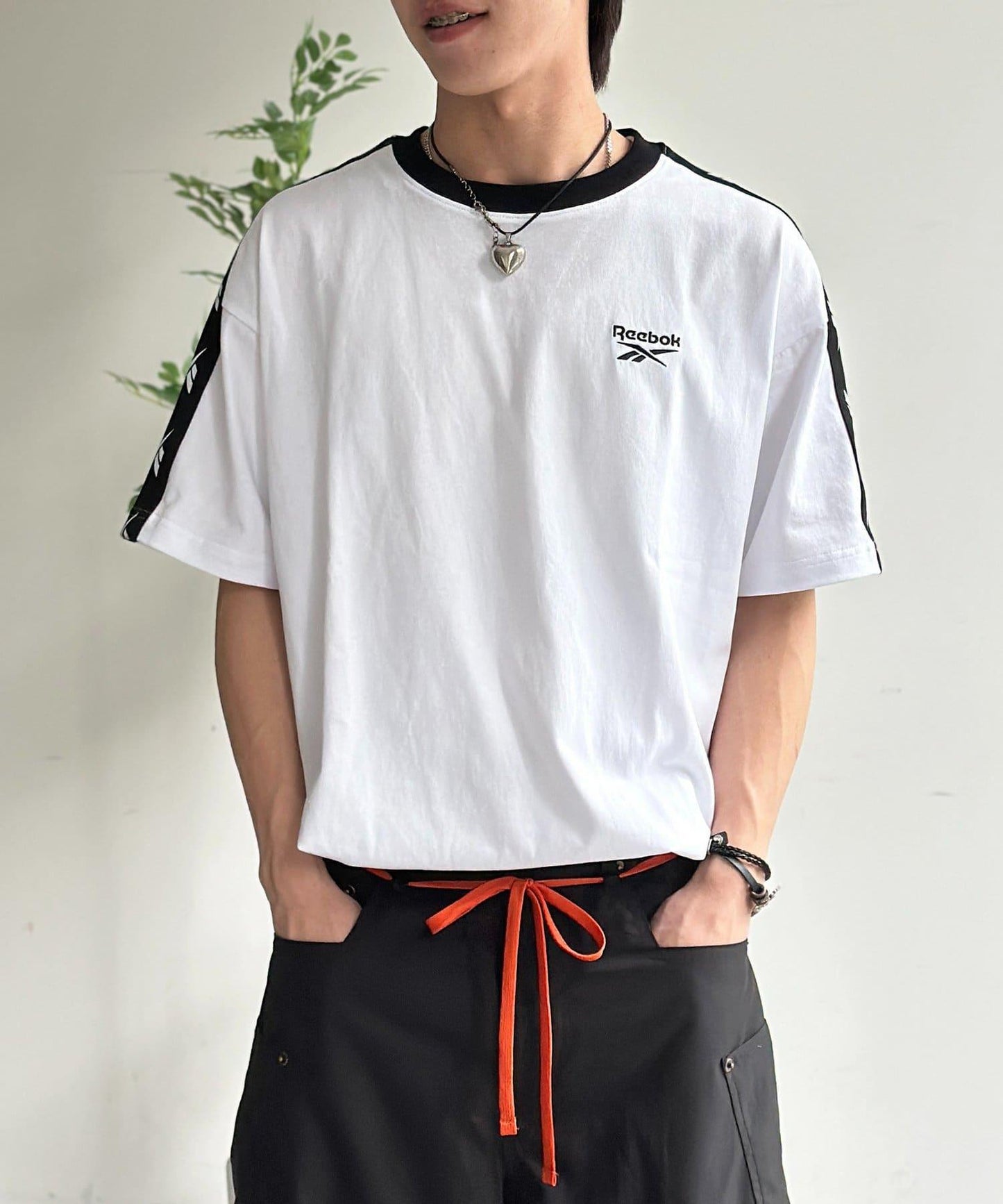Reebok 肩線設計T恤