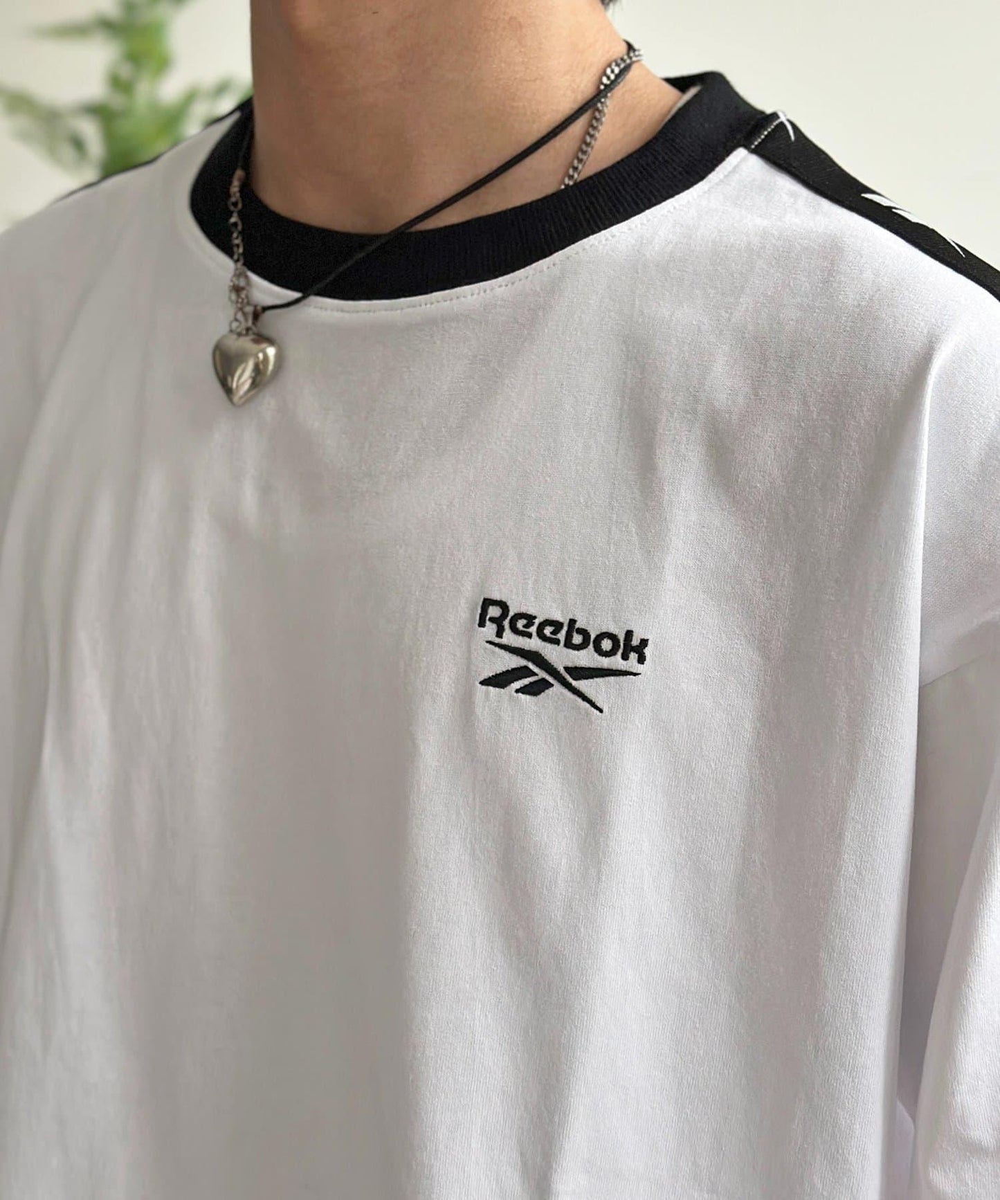Reebok 肩線設計T恤