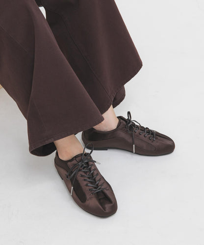 鞋舌設計緞面運動鞋