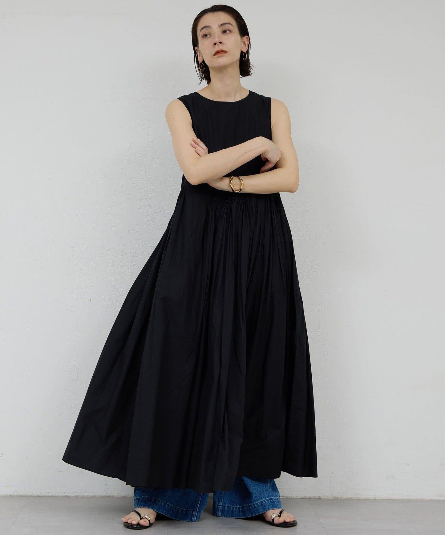 Dhritie 褶飾無袖長款連衣裙