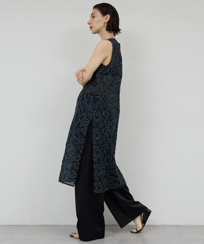 Dhritië 線繩刺繡無袖連衣裙