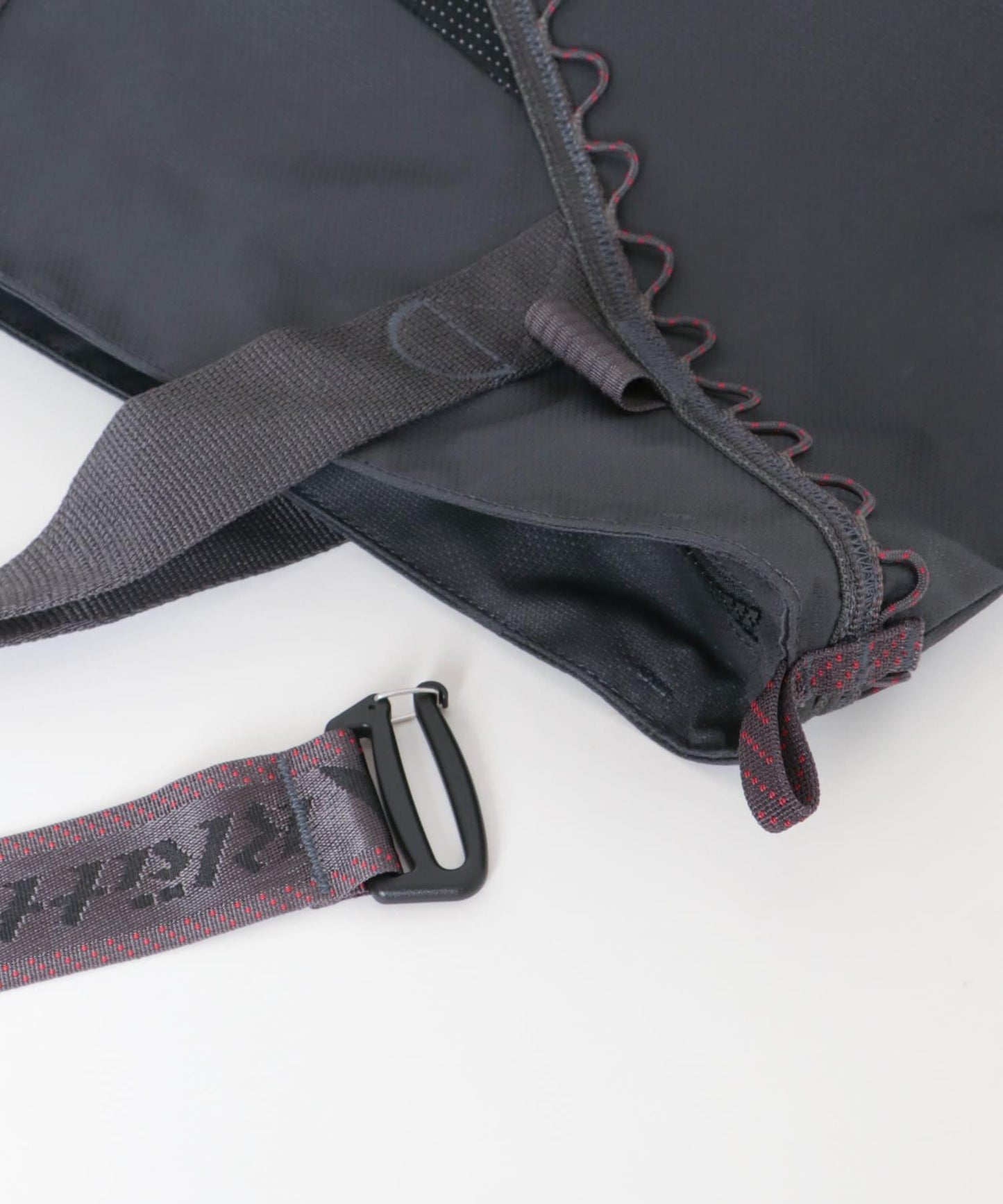 KLATTERMUSEN BAGGI BAG 22L 包