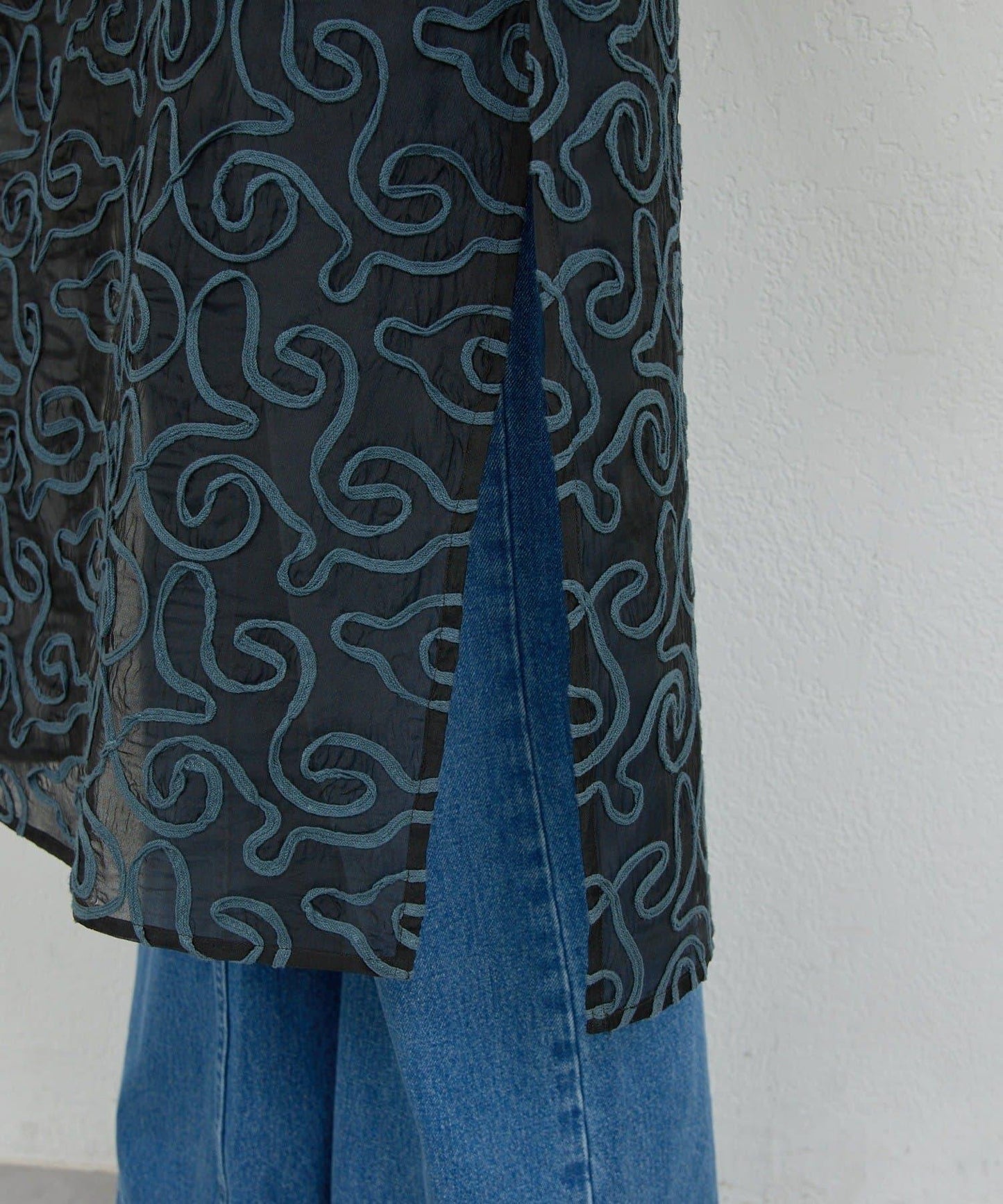 Dhritië 線繩刺繡無袖連衣裙