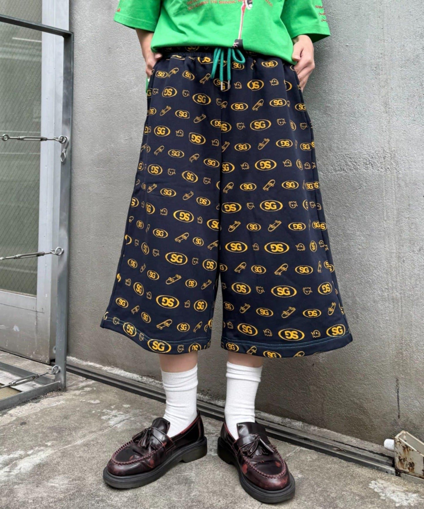 SOUNDS GOOOOD 滿版印花 衛衣短褲