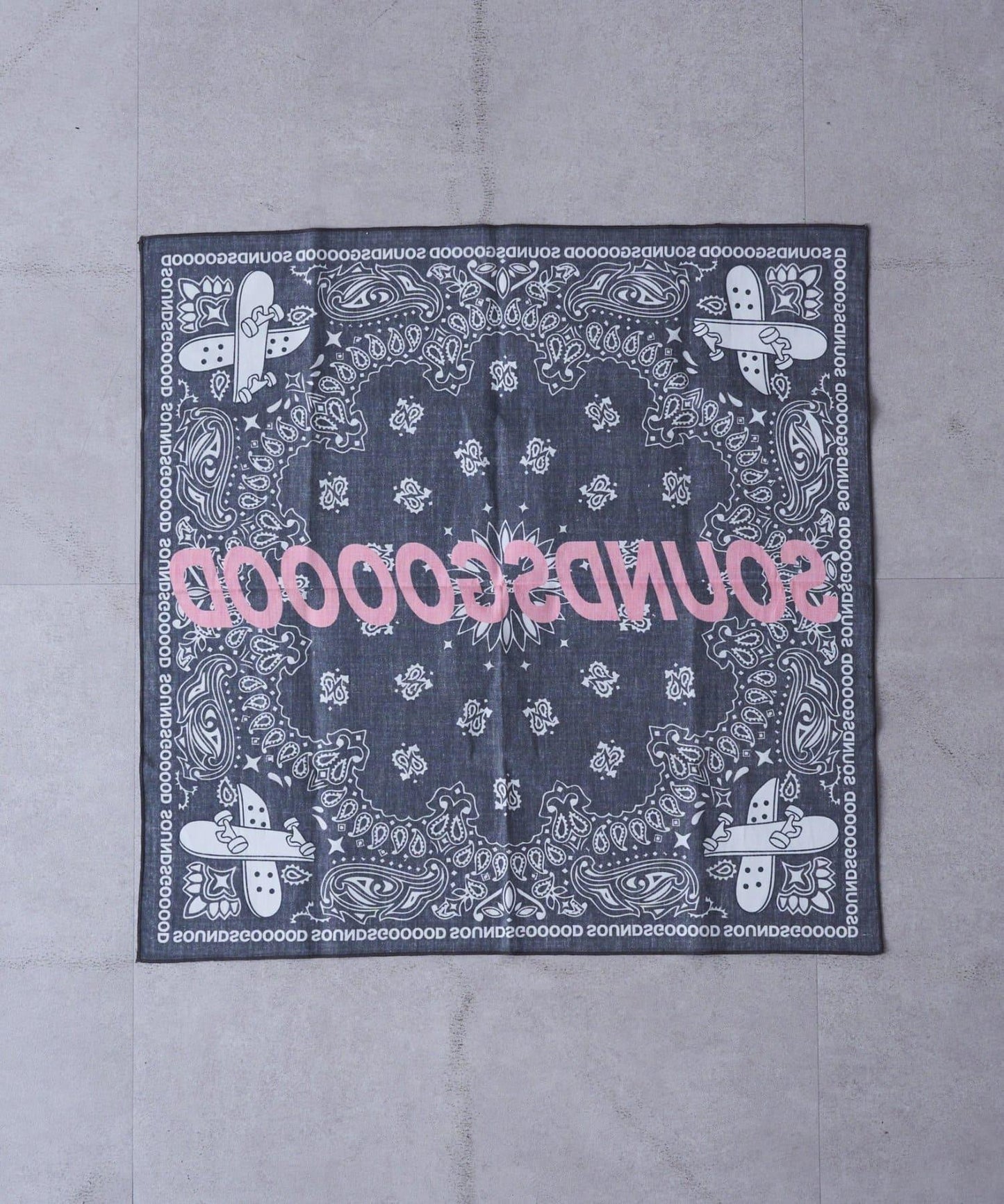 SOUNDS GOOOOD 全印花頭巾