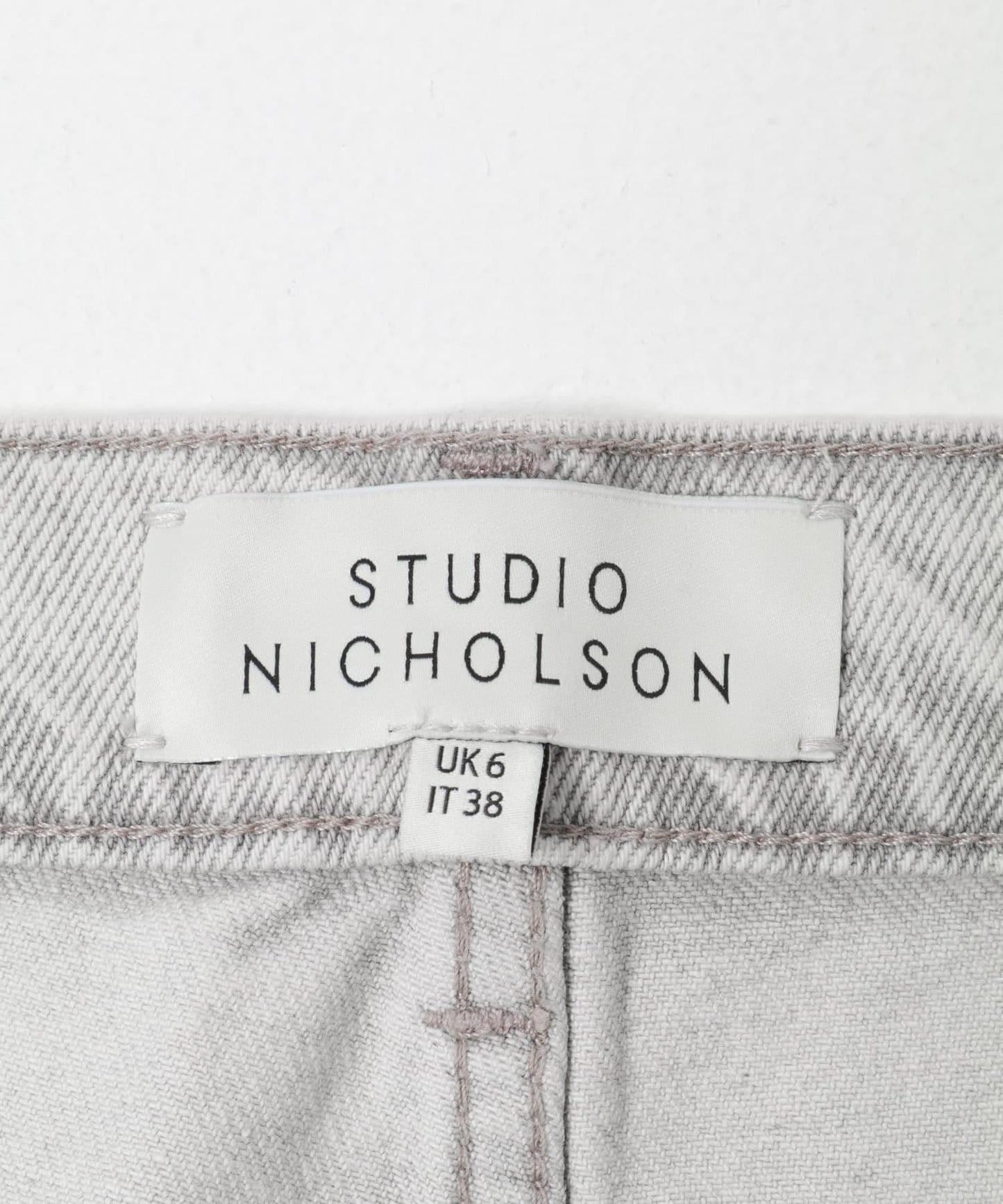 STUDIO NICHOLSON JURA