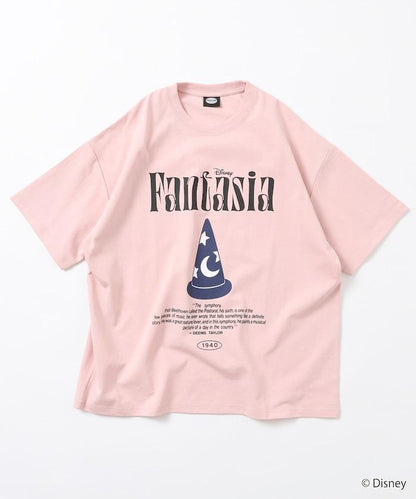ファンタジア（幻想曲） 寬鬆前幅印花圓領T恤