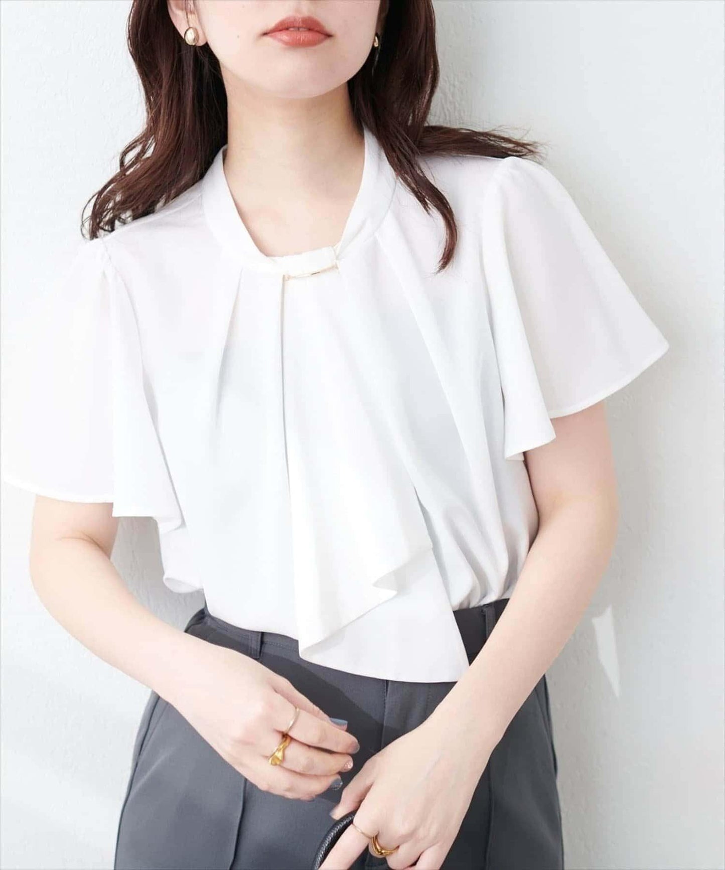 金屬條裝飾 蝴蝶結設計 女襯衫