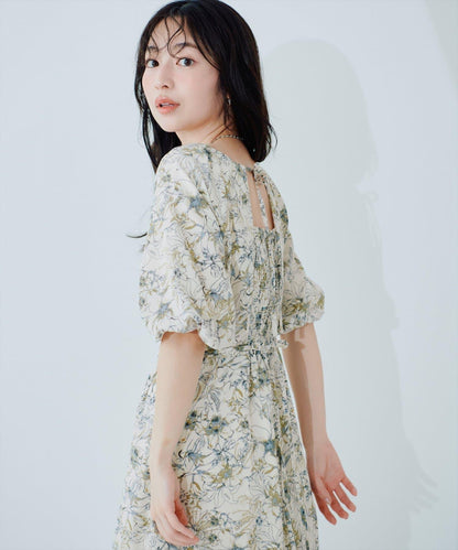 泡泡袖少女風連衣裙
